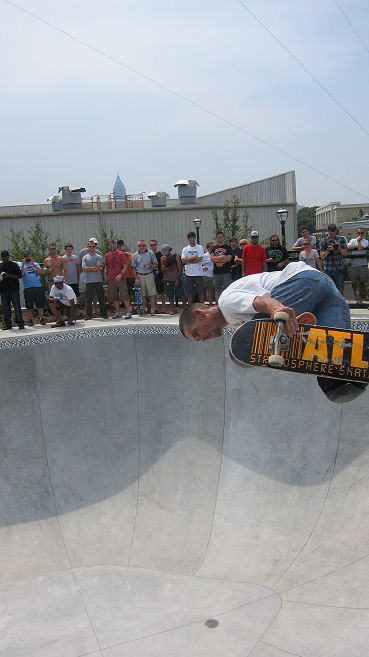 local ripper, Shawn Coffman representing for the ATL with about a 4 foot air!...NO ONE went as high as Shawn!